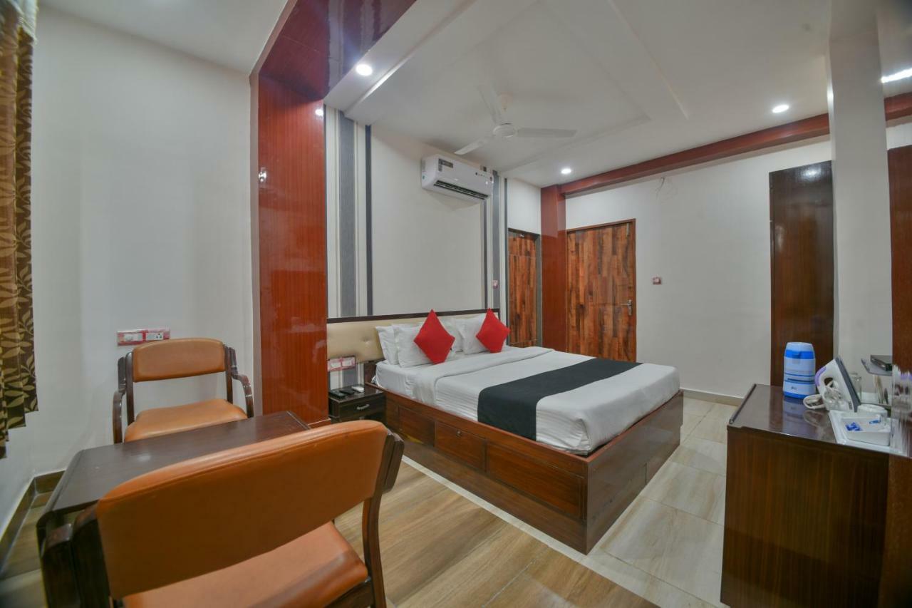 Capital O 39331 Hotel Retaj Bhīlwāra Стая снимка