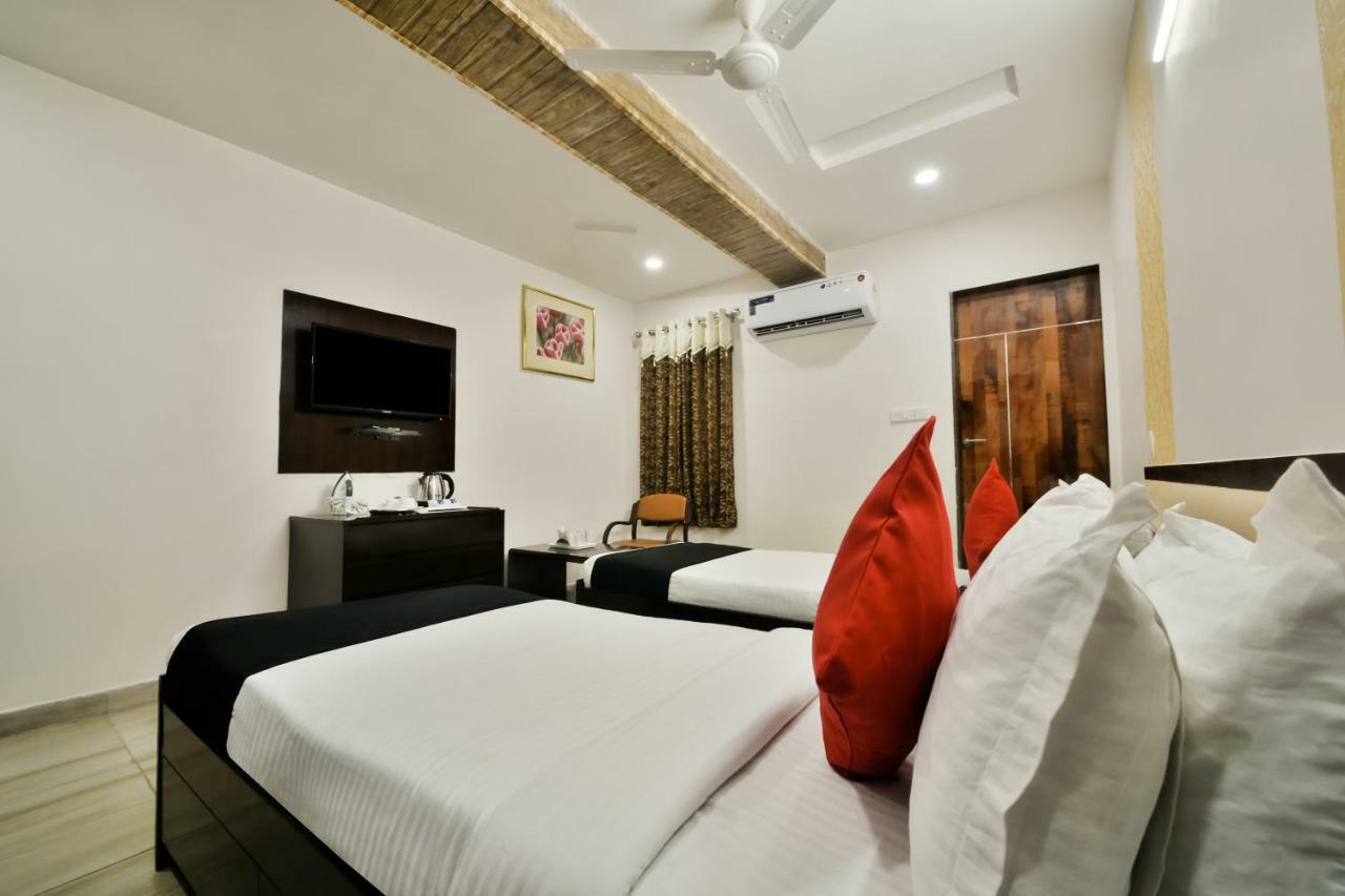 Capital O 39331 Hotel Retaj Bhīlwāra Екстериор снимка