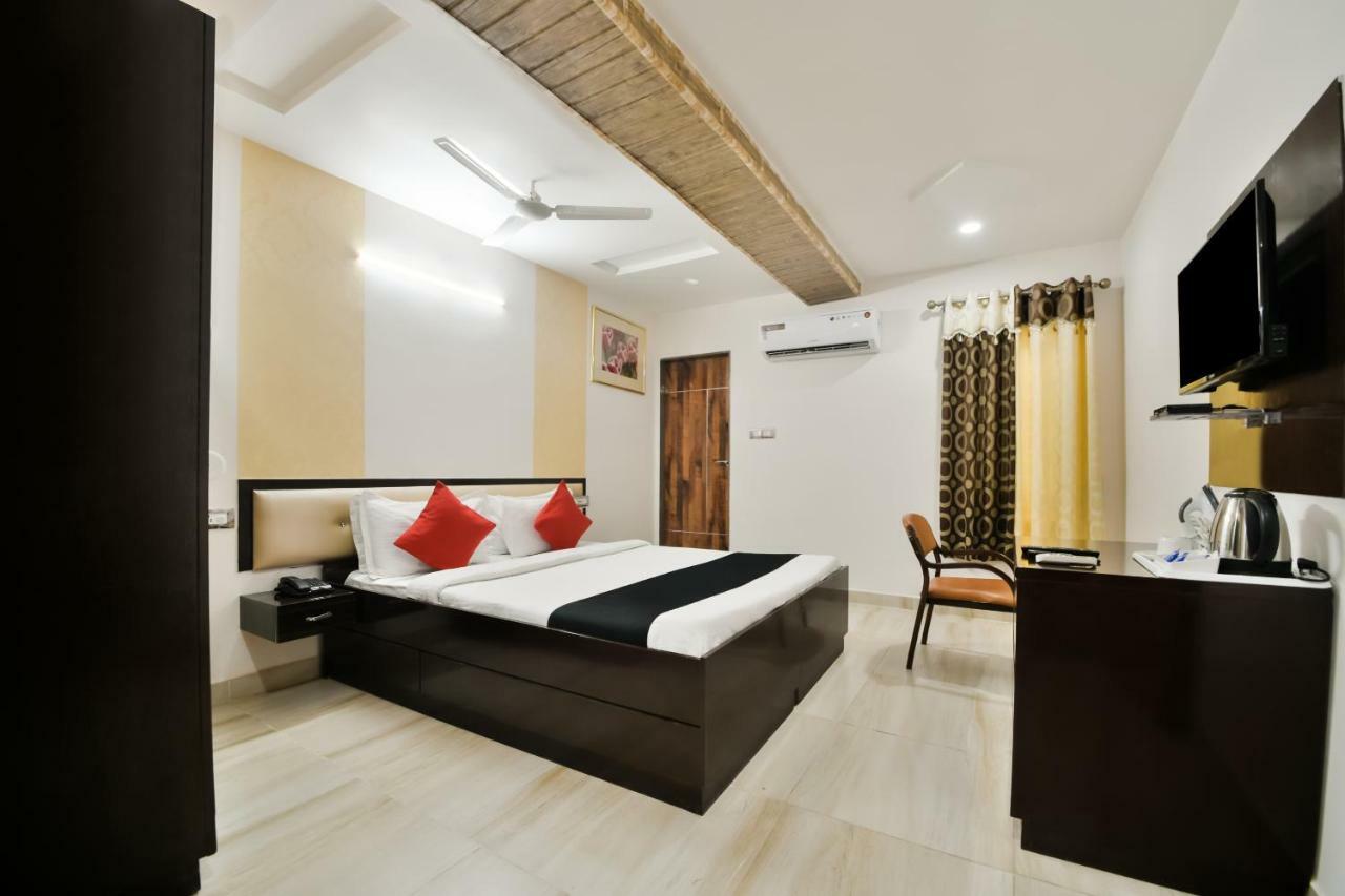 Capital O 39331 Hotel Retaj Bhīlwāra Екстериор снимка